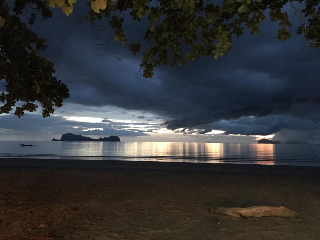 Sukorn Andaman Beach Resort Szukon-sziget Kültér fotó